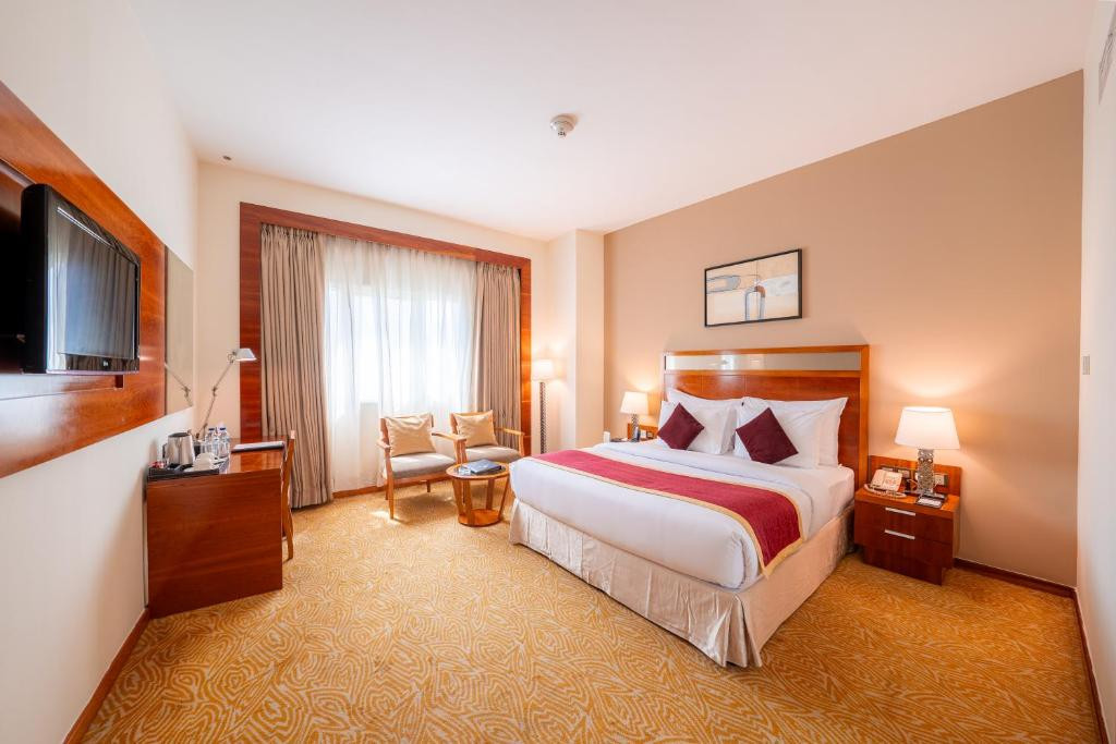 LANDMARK GRAND HOTEL 4*