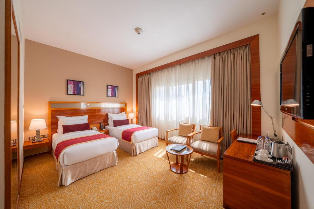 LANDMARK GRAND HOTEL 4*
