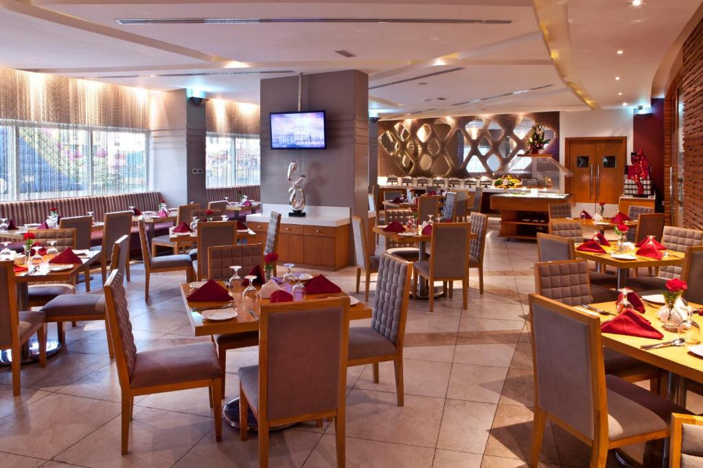 LANDMARK GRAND HOTEL 4*
