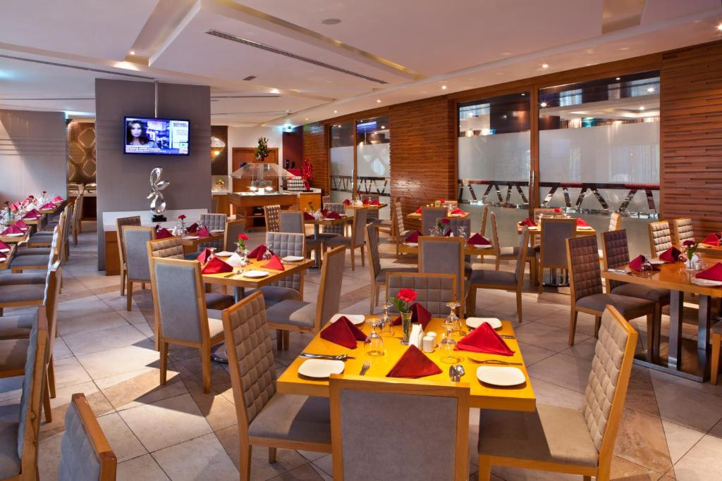 LANDMARK GRAND HOTEL 4*