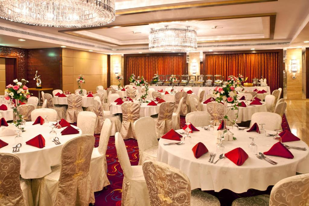 LANDMARK GRAND HOTEL 4*