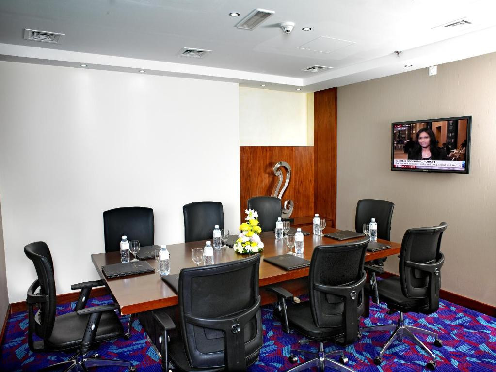 LANDMARK GRAND HOTEL 4*