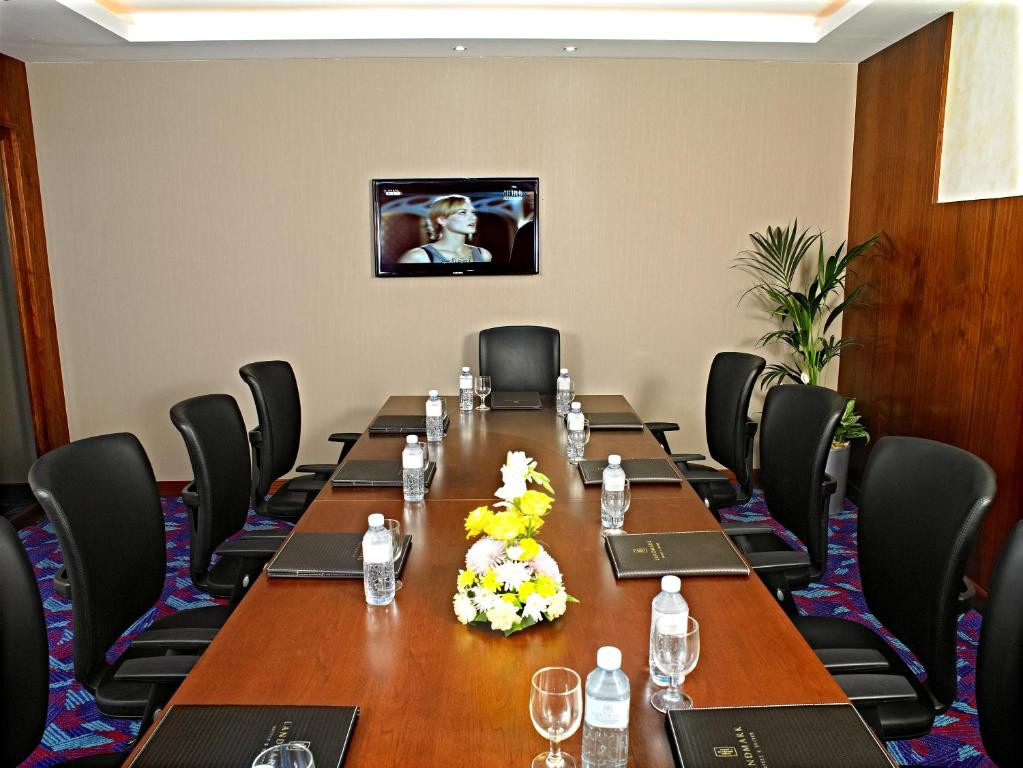 LANDMARK GRAND HOTEL 4*