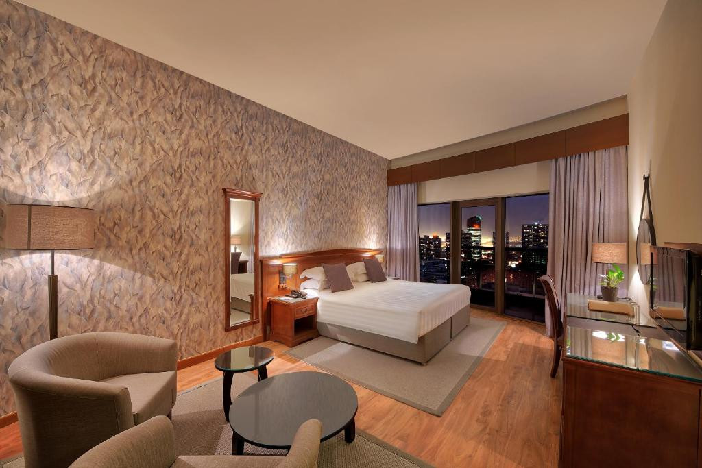 MAJESTIC CITY RETREAT HOTEL (EX. MAJESTIC HOTEL TOWER) 4*