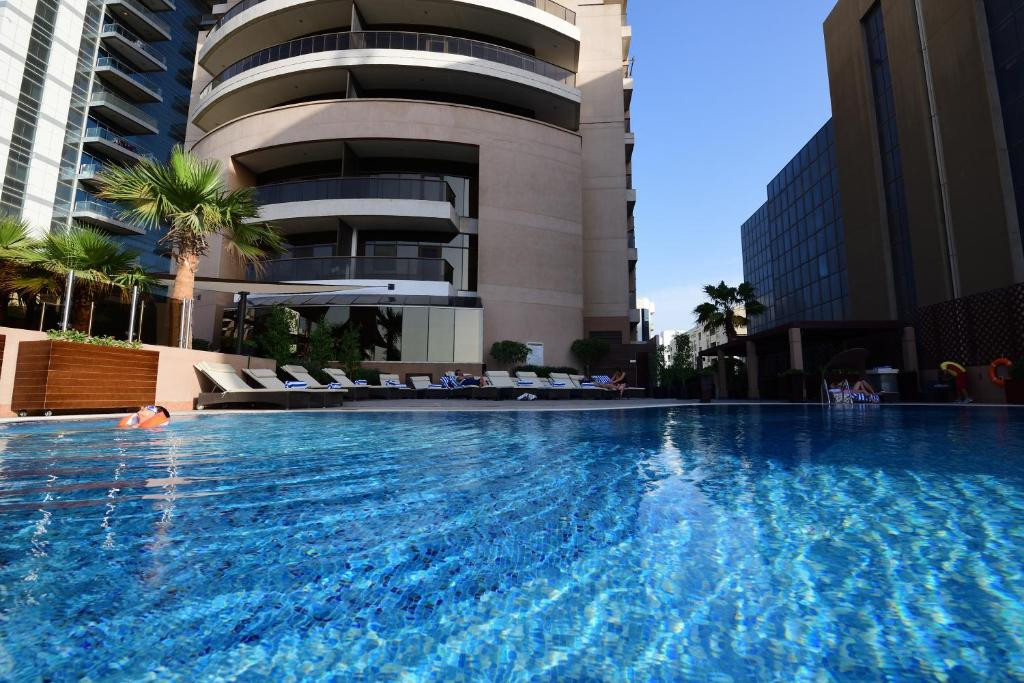 MAJESTIC CITY RETREAT HOTEL (EX. MAJESTIC HOTEL TOWER) 4*