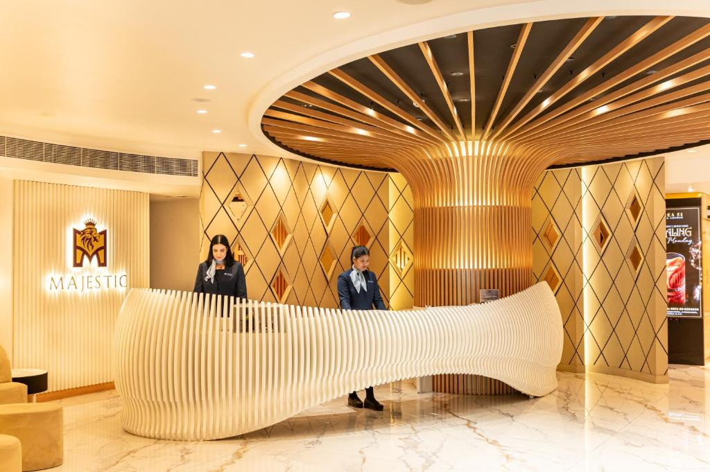 MAJESTIC CITY RETREAT HOTEL (EX. MAJESTIC HOTEL TOWER) 4*
