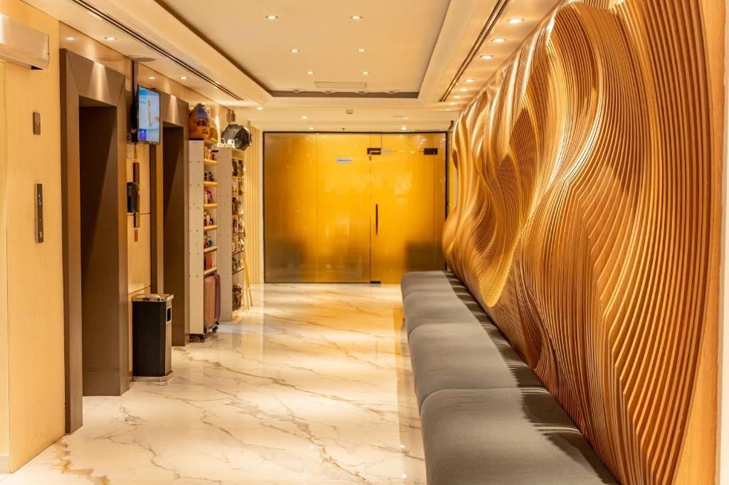 MAJESTIC CITY RETREAT HOTEL (EX. MAJESTIC HOTEL TOWER) 4*