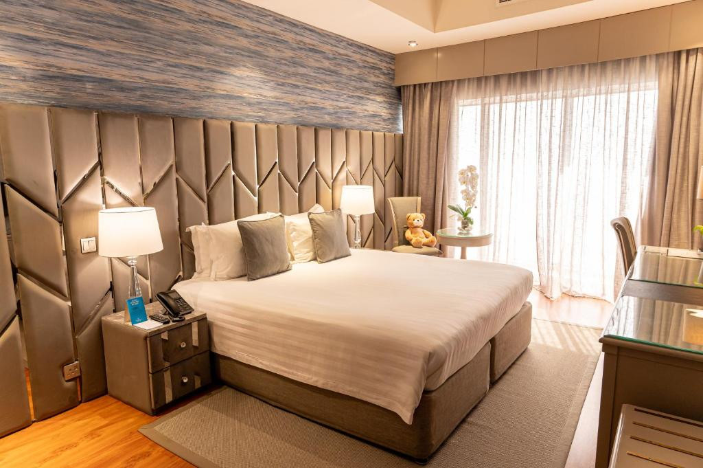MAJESTIC CITY RETREAT HOTEL (EX. MAJESTIC HOTEL TOWER) 4*