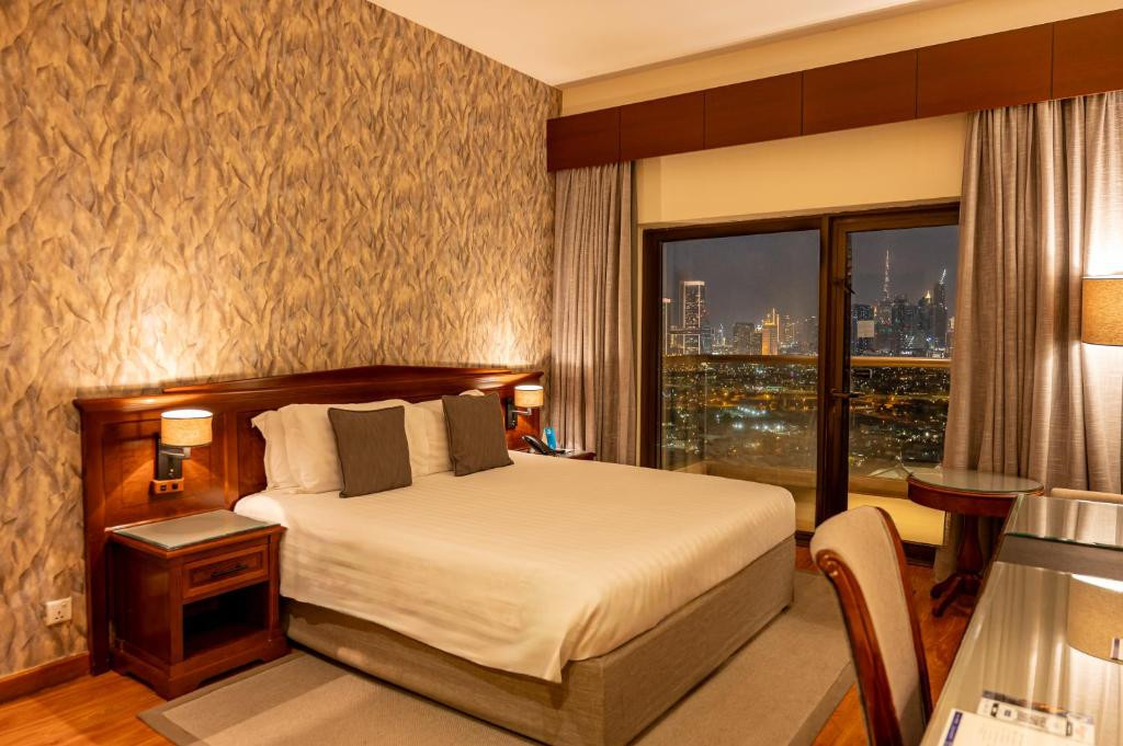 MAJESTIC CITY RETREAT HOTEL (EX. MAJESTIC HOTEL TOWER) 4*