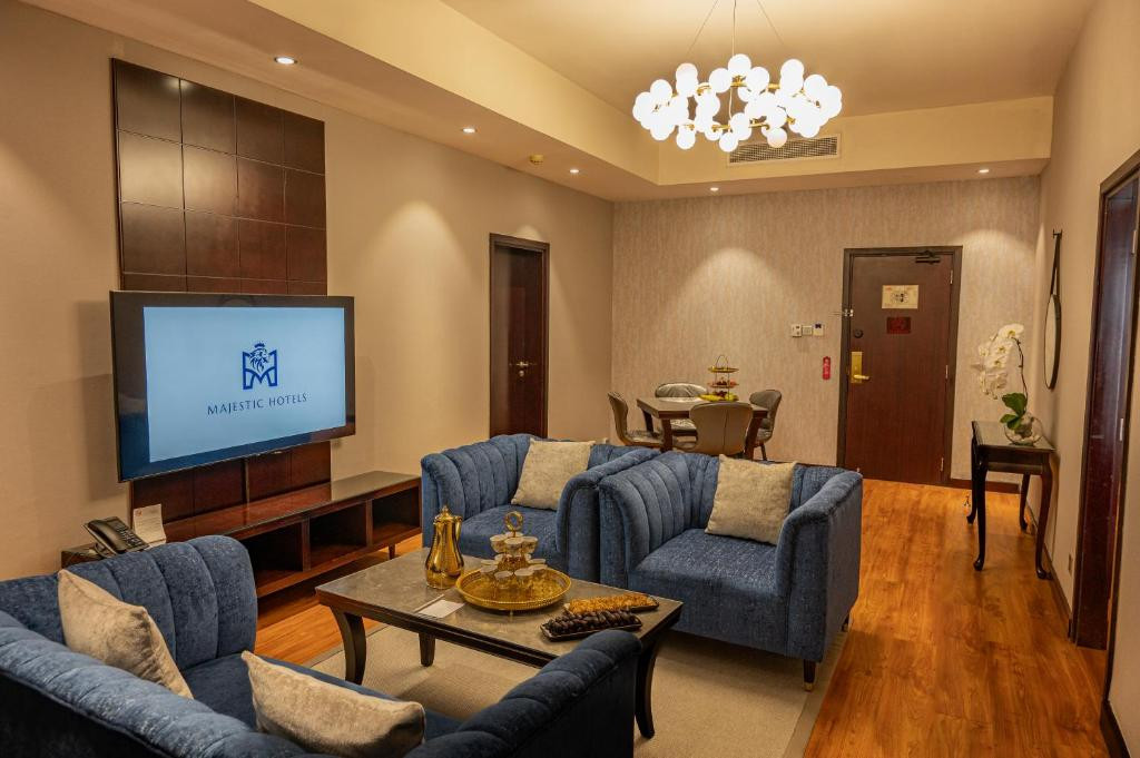 MAJESTIC CITY RETREAT HOTEL (EX. MAJESTIC HOTEL TOWER) 4*