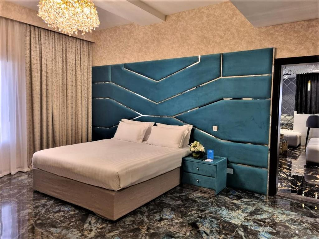 MAJESTIC CITY RETREAT HOTEL (EX. MAJESTIC HOTEL TOWER) 4*