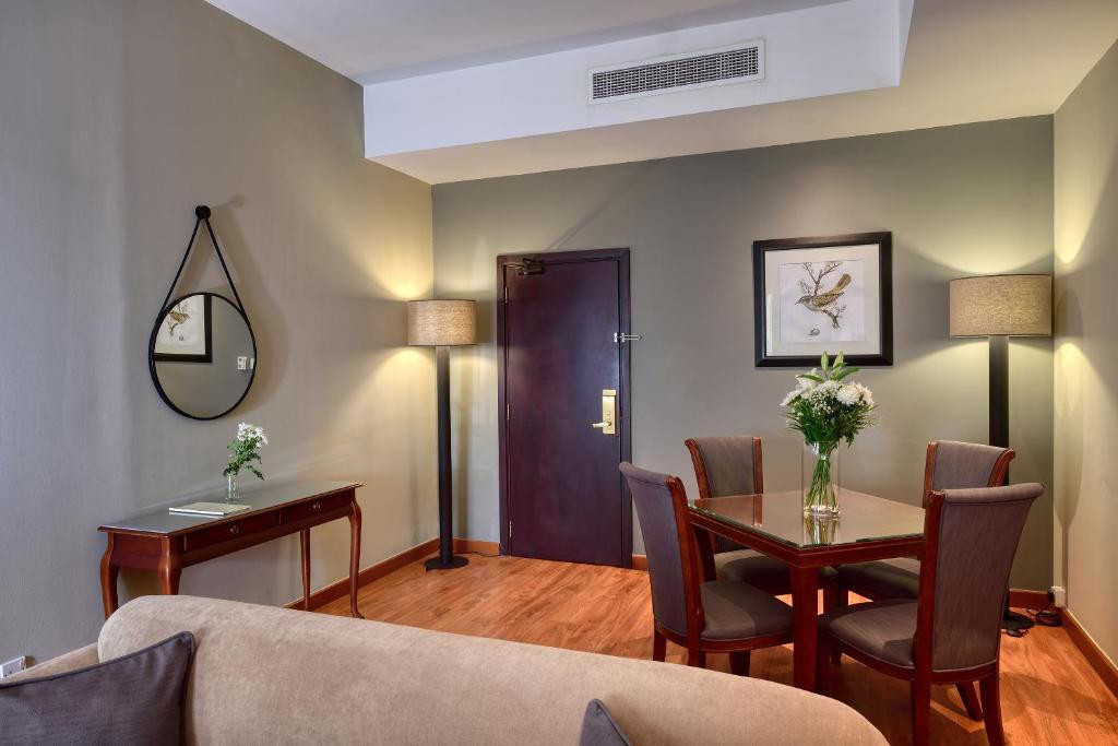MAJESTIC CITY RETREAT HOTEL (EX. MAJESTIC HOTEL TOWER) 4*