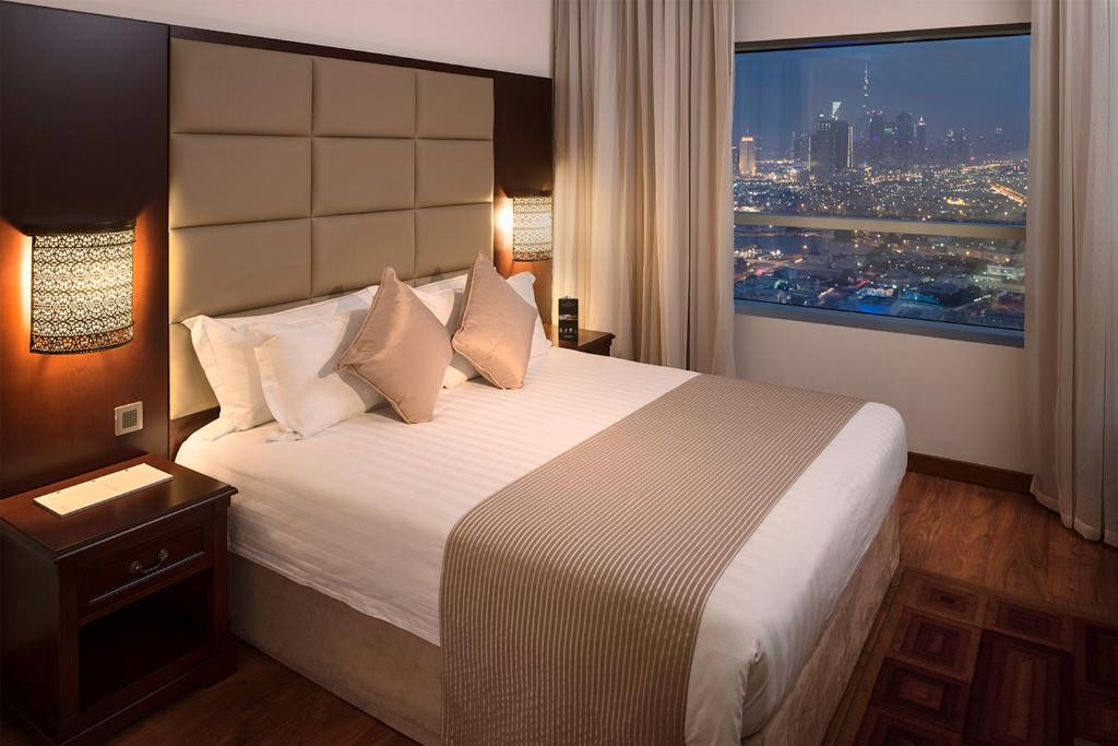 MAJESTIC CITY RETREAT HOTEL (EX. MAJESTIC HOTEL TOWER) 4*