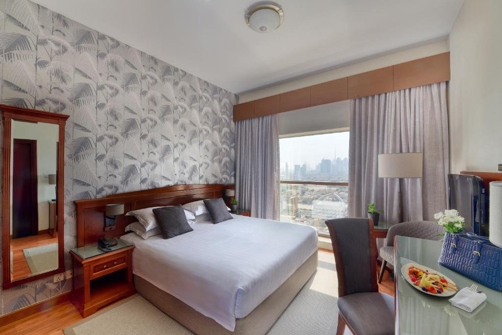 MAJESTIC CITY RETREAT HOTEL (EX. MAJESTIC HOTEL TOWER) 4*