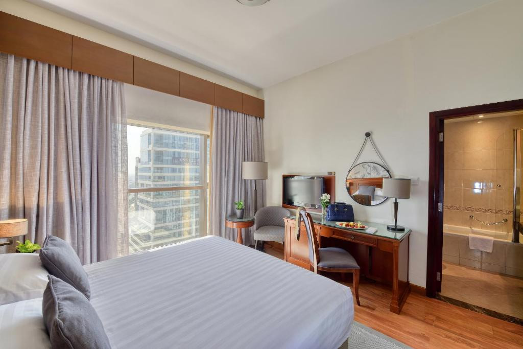 MAJESTIC CITY RETREAT HOTEL (EX. MAJESTIC HOTEL TOWER) 4*