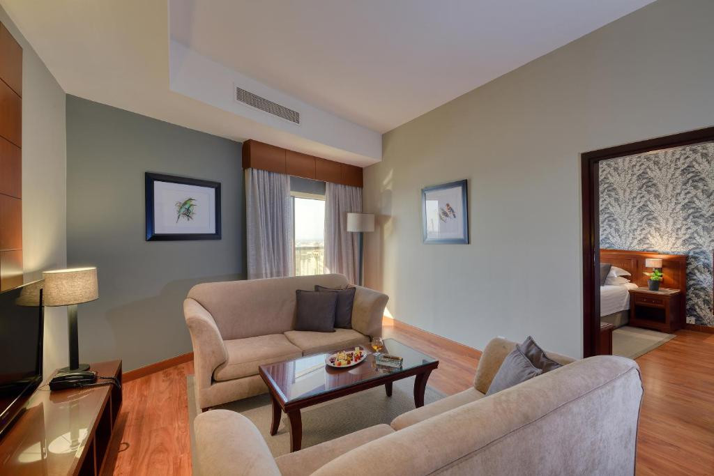 MAJESTIC CITY RETREAT HOTEL (EX. MAJESTIC HOTEL TOWER) 4*