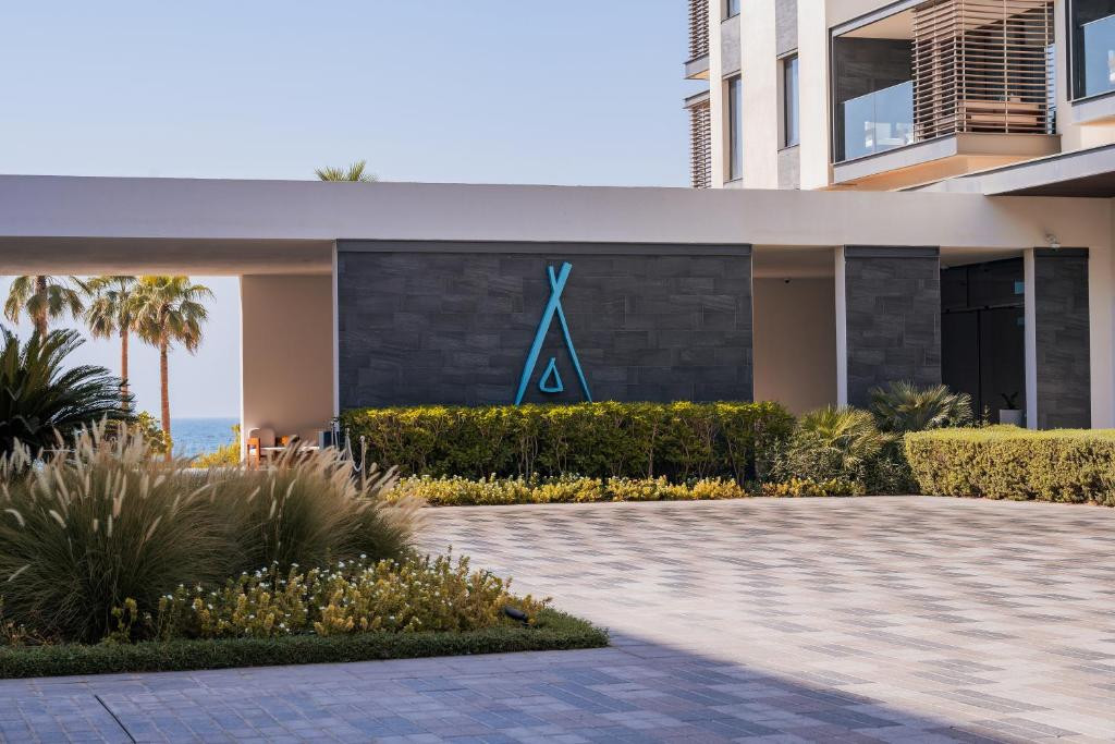 NIKKI BEACH RESORT & SPA 5*