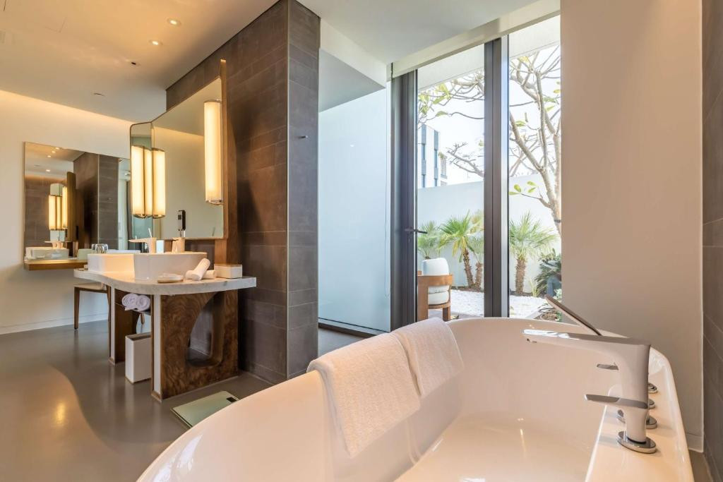 NIKKI BEACH RESORT & SPA 5*