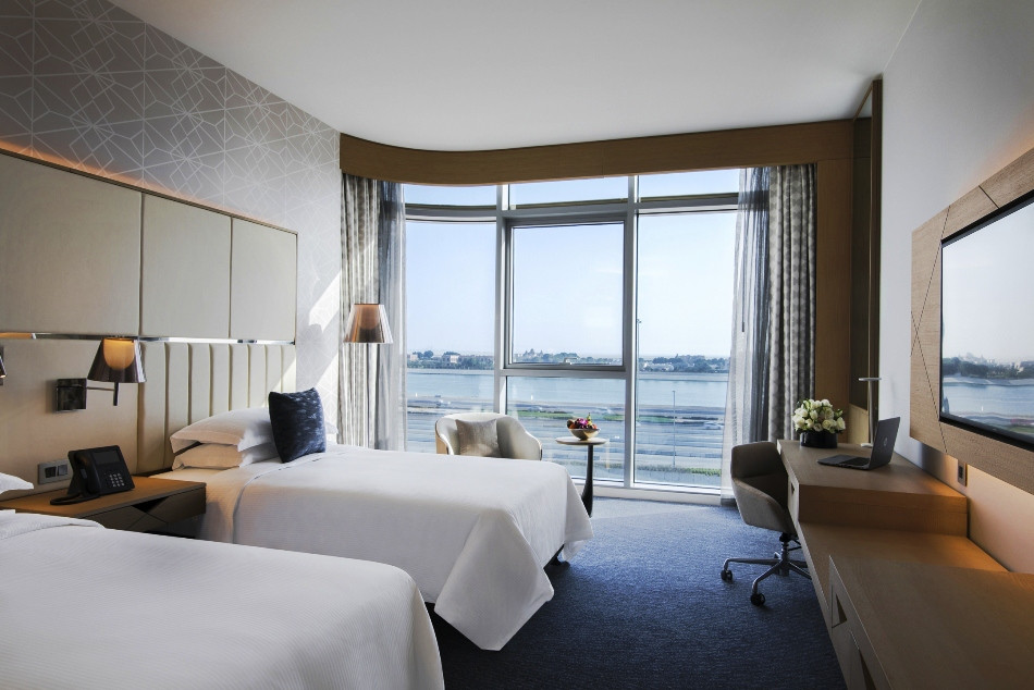 PEARL ROTANA CAPITAL CENTRE 4*