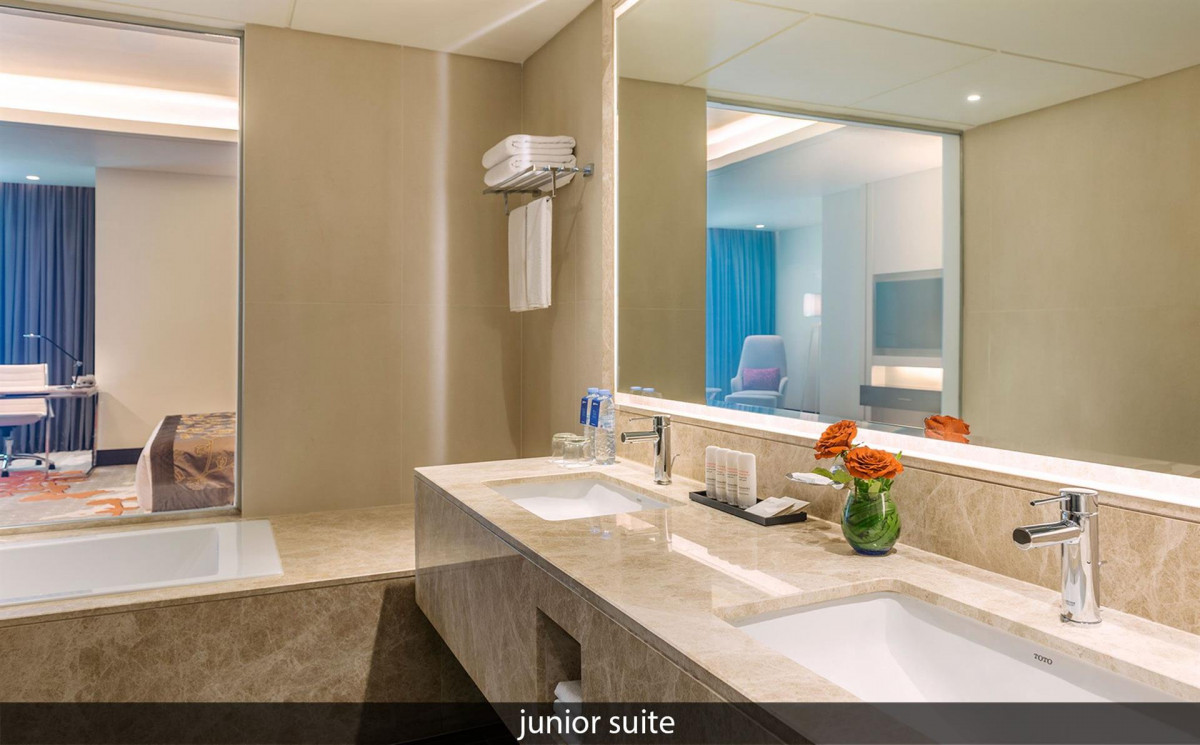 RADISSON BLU AJMAN 4*