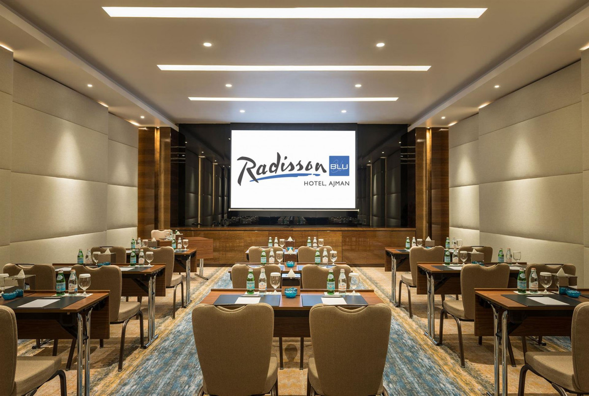 RADISSON BLU AJMAN 4*