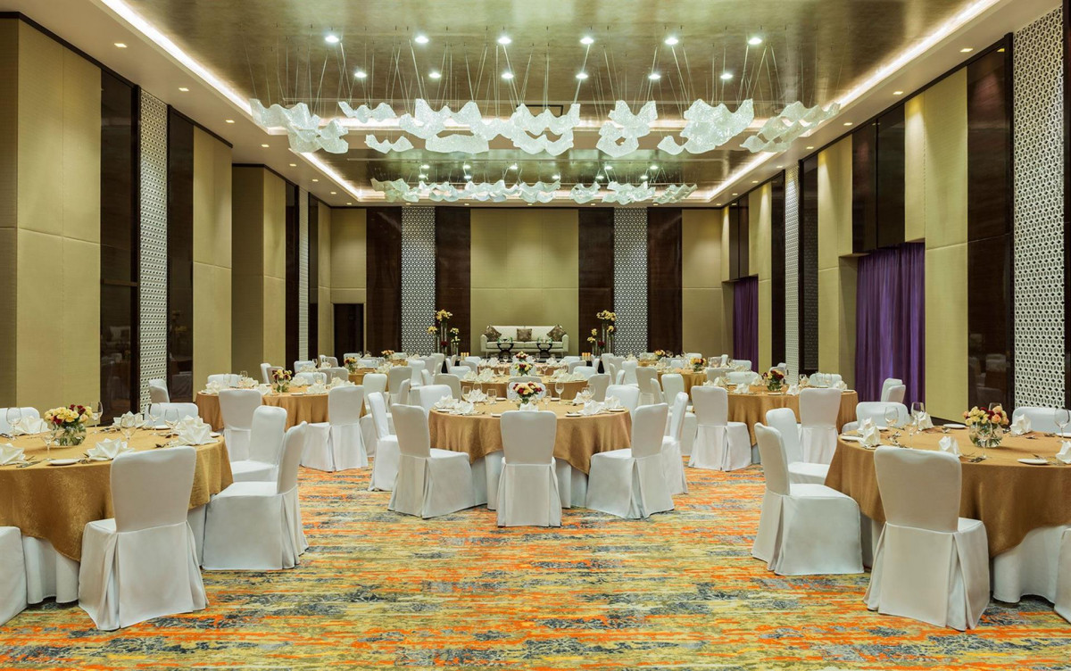 RADISSON BLU AJMAN 4*