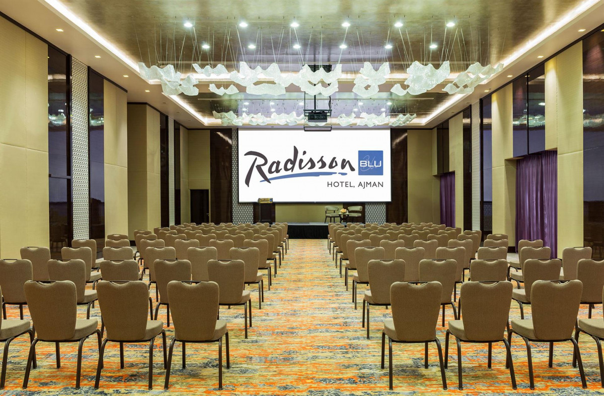 RADISSON BLU AJMAN 4*