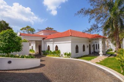 THE YELLOW HOUSE
