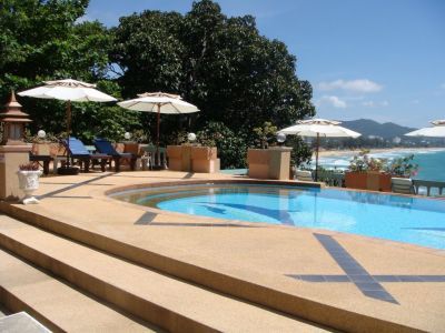 Отель On The Hill Karon Resort