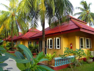 Отель Palm Village