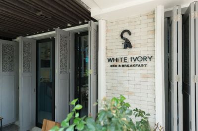 Отель White Ivory Bed & Breakfast