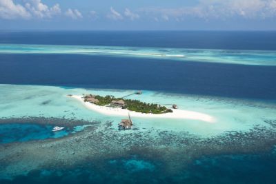 Отель Four Seasons Private Island At Voavah