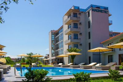 Отель Magnetic Beach Resort