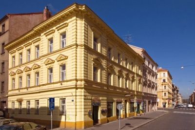 Отель Capri House