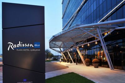 Отель Radisson Blu Plaza (Ex. Plaza)