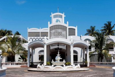 Отель Kunduchi Beach Hotel & Resort
