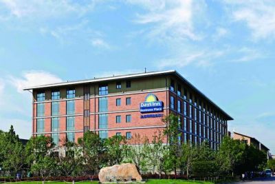 Отель Days Inn Business Place Longwan Beijing