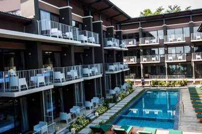 LA LUNE BEACH RESORT