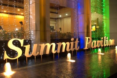 Отель Summit Pavilion Hotel