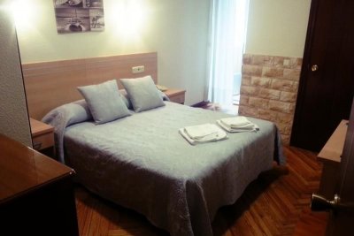 Отель Hostal Avenida