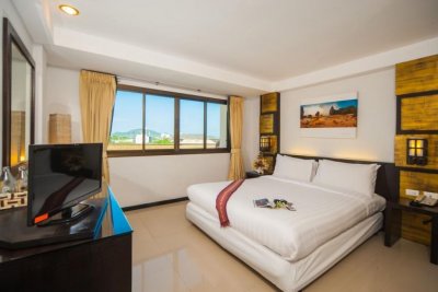 Отель Crystal Inn