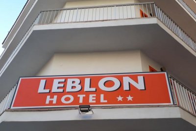 Отель Leblon