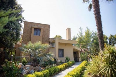 Отель Azalea Villa Sani