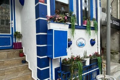 LA PETITE MAISON HOTEL