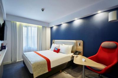 HOLIDAY INN EXPRESS ISTANBUL ATAKOY METRO