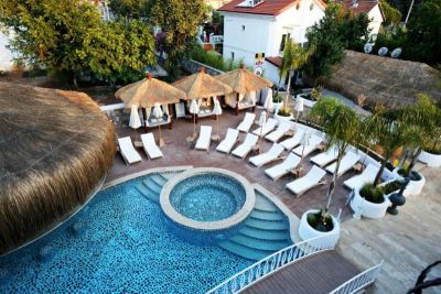 Отель Pinehill Hotel & Suites