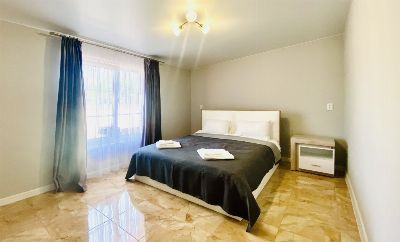 Отель Villa Leo (Apartmari)