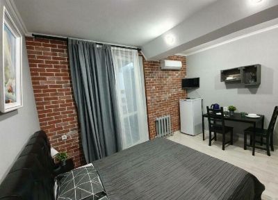 НА НАБЕРЕЖНОЙ