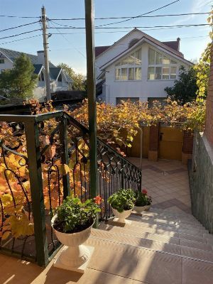 Отель Guest House On Izumrudnaya Ulitsa 24