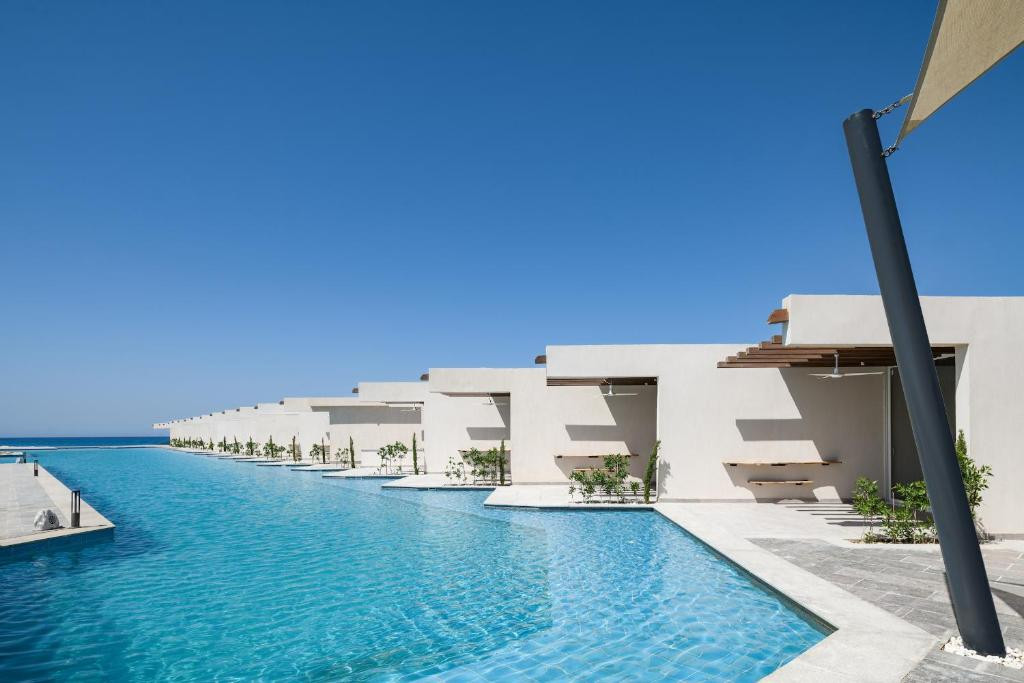 Azur White Resort — Матрух